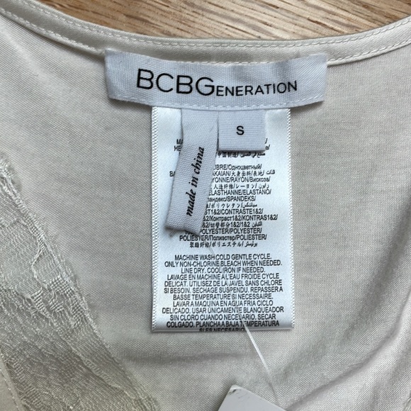 BCBGeneration size Small sleeveless top - Picture 3 of 5